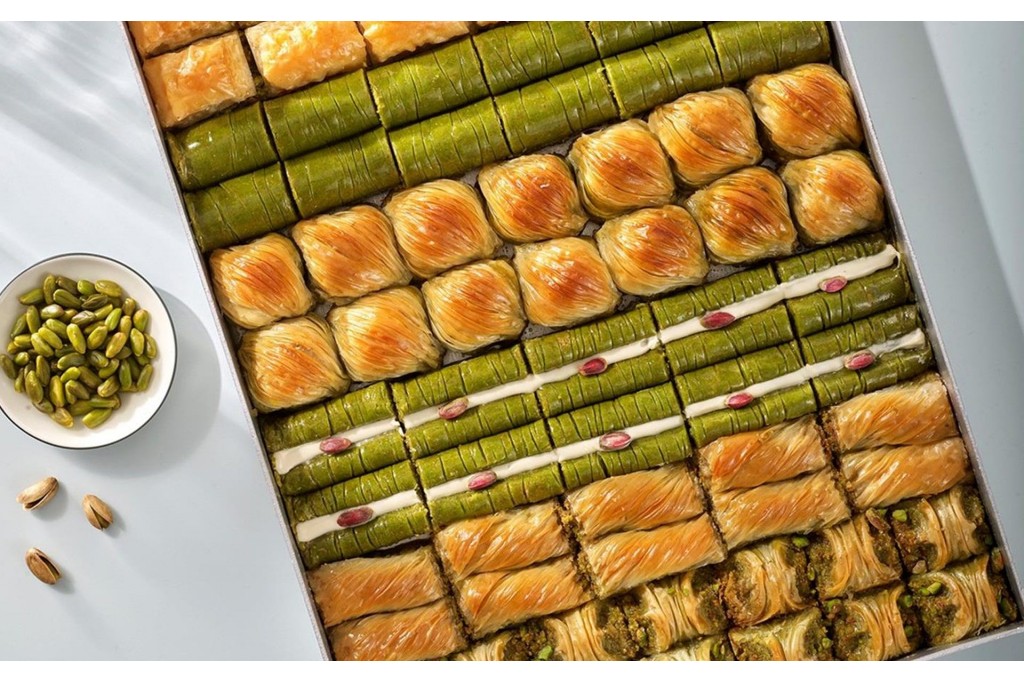 Baklava Tepsisi İmalat ve Satışı: Kaliteli Sunumun Temel Taşı